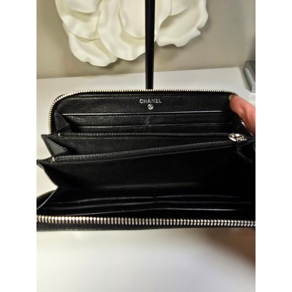 CHANEL Vintage Caviar Sevruga Long Zip Wallet Black - Picture 4 of 10